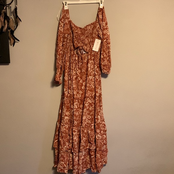 Brinley ruffle slit dress from west end boutique - Picture 2 of 6